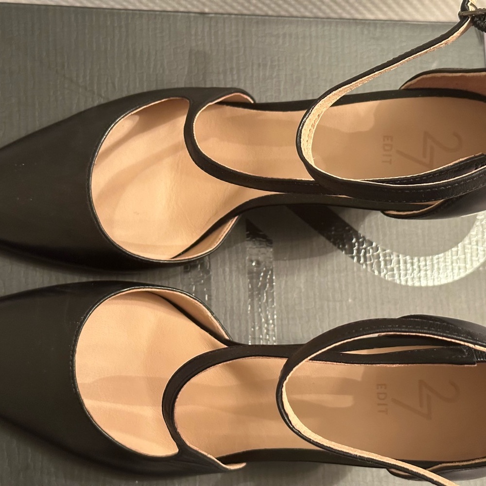 Naturalizer Heels - Picture 3 of 7
